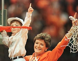 Pat Summitt celebrates Tennessee's '96 NCAA title with Tyler