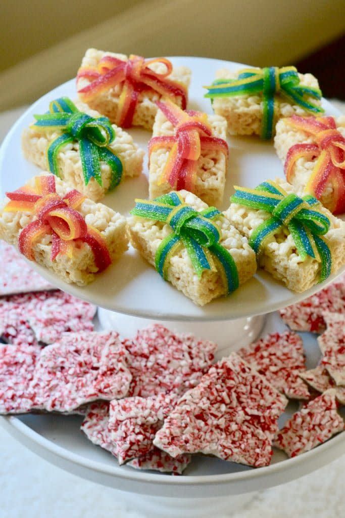 Christmas Rice Krispie Treats With Candy Bows