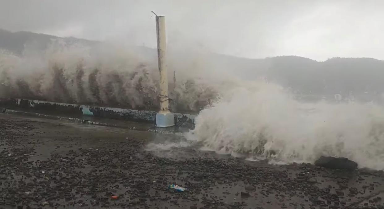 <p>Waves crash the shore as Super Typhoon Surigae moves close to the Philippines in Gigmoto</p> (JOHN EMMANUEL TAYO via REUTERS)