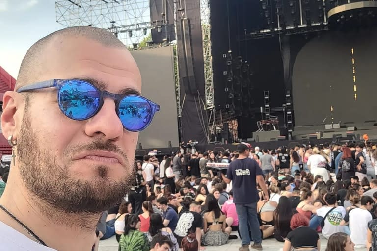 Marcos disfrutó del show de Wos en el Estadio de Argentinos Juniors (Foto: Gentileza Marcos Dell' Agnola)