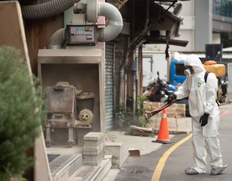 Omicron造成本土疫情持續不斷延燒。(圖為清消示意）   圖：取自新竹市衛生局官網