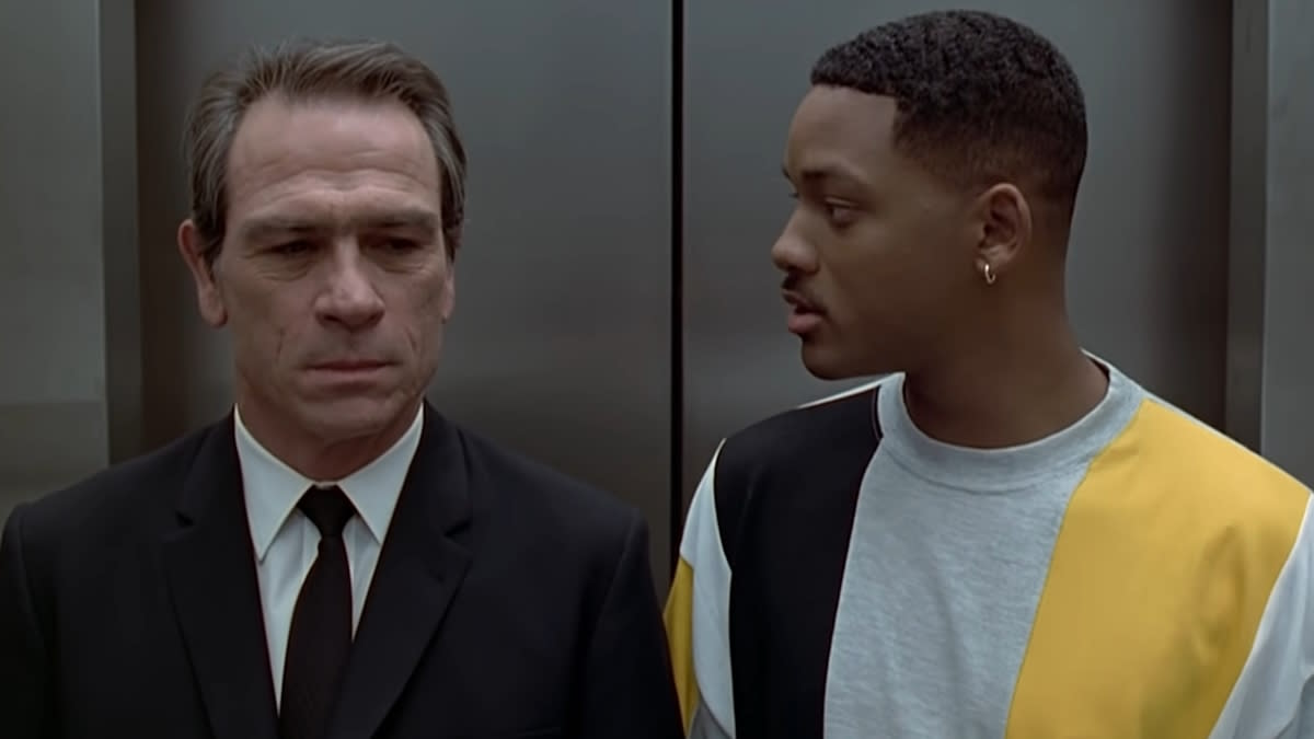  Tommy Lee Jones and Will Smith in Men in Black. 