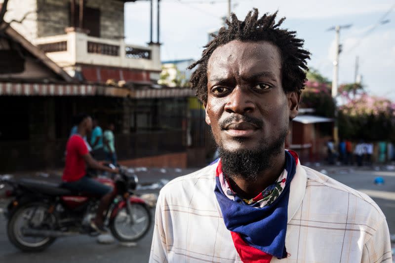 Wider Image: Portraits from the frontlines of global protests