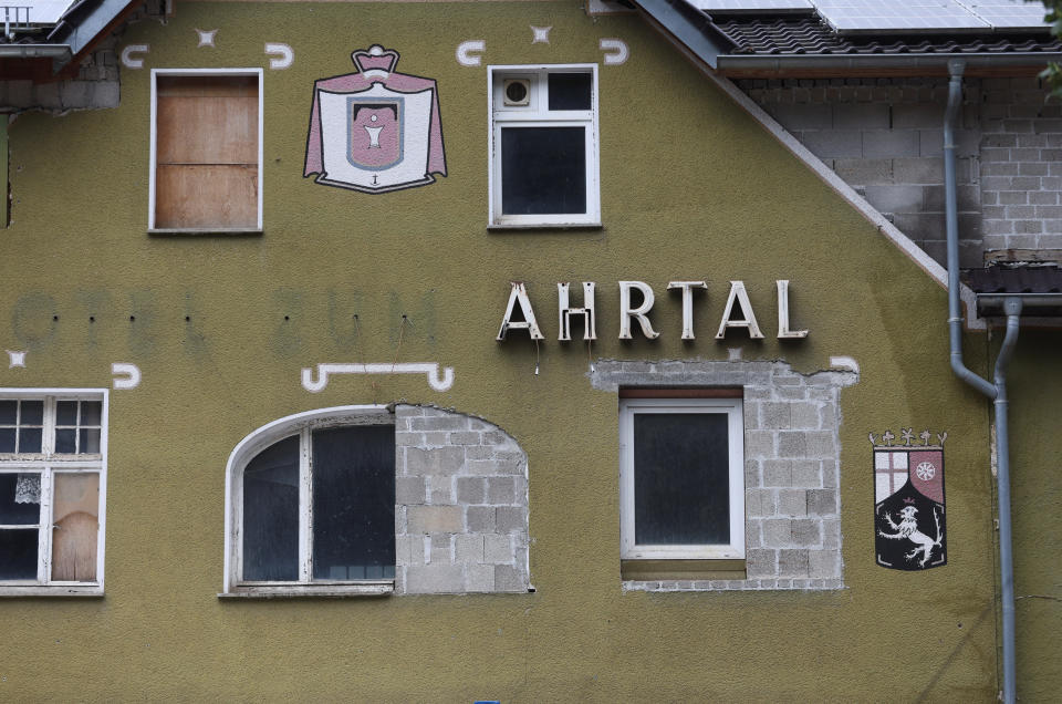 Viele historische Gebäude im Ahrtal wurden 2021 zerstört. Jetzt haben Frewillige beim Wiederaufbau geholfen. (Foto: Reuters)