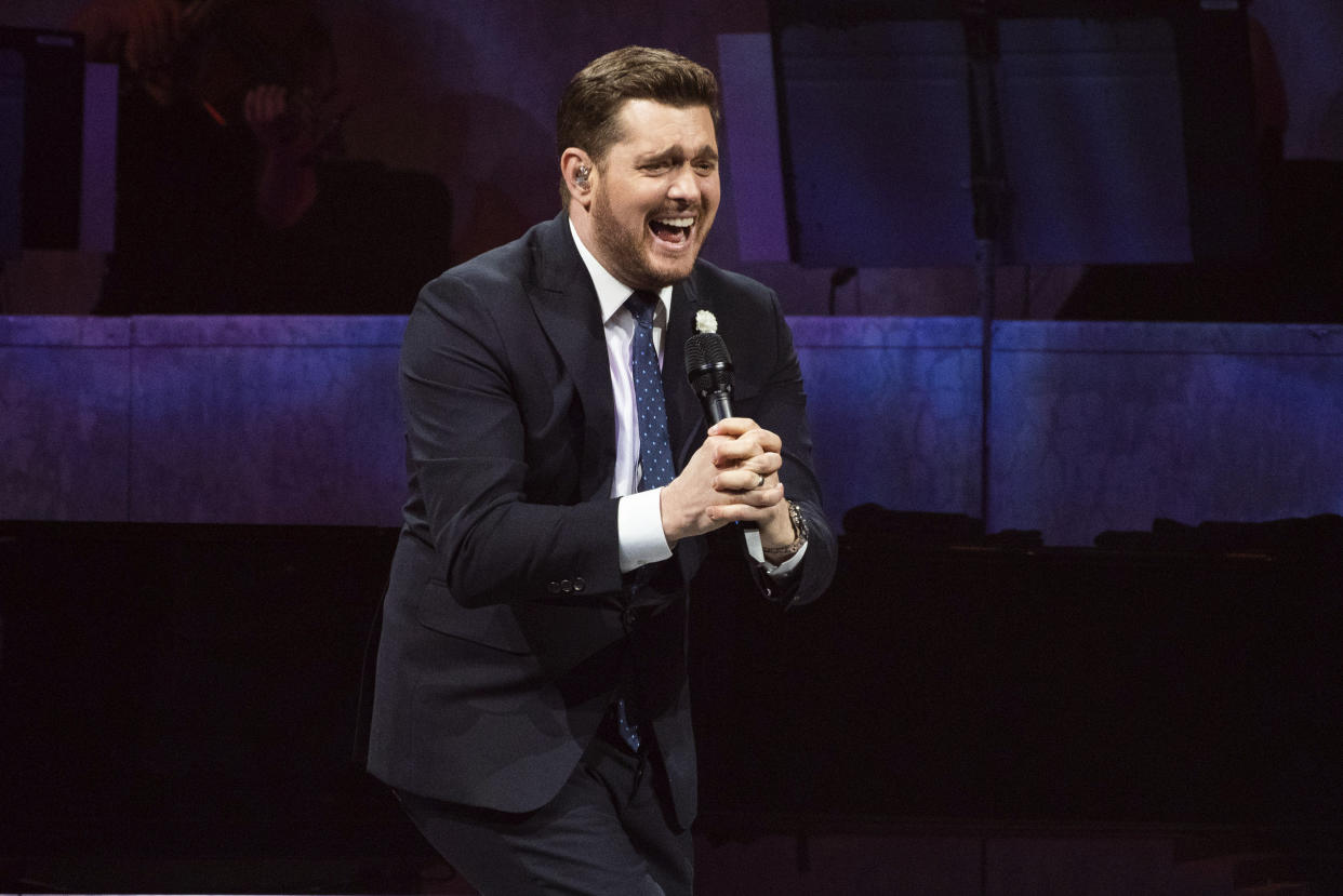 OAKLAND, CA - APRIL 3: Michael Buble performs onstage at Oracle Arena in Oakland, California. Photo: Chris Tuite/imageSPACE/MediaPunch /IPX