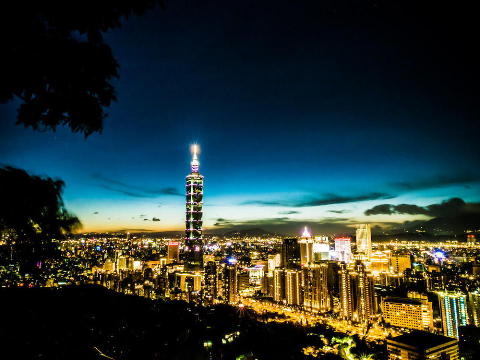 飽覽101與台北市的城市光景（Photo Credit: 范姜中岑@Flickr, License: CC BY-SA 2.0，圖片來源：https://www.flickr.com/photos/53367994@N00/14514240548）

