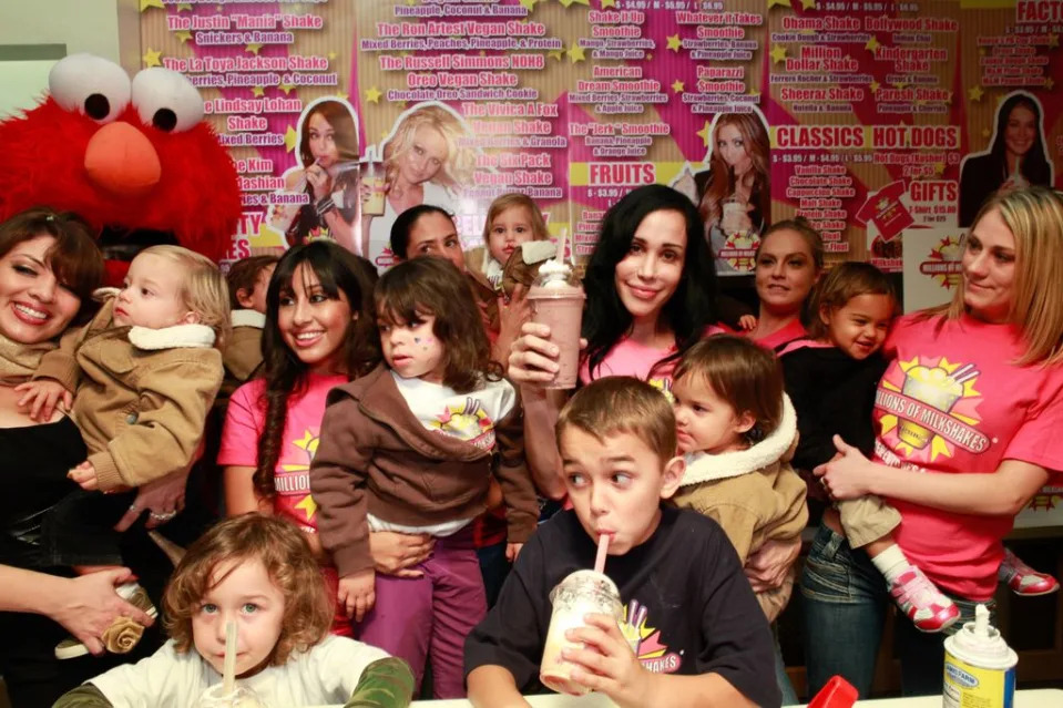 Nadya "Octomom" Suleman con sus hijos