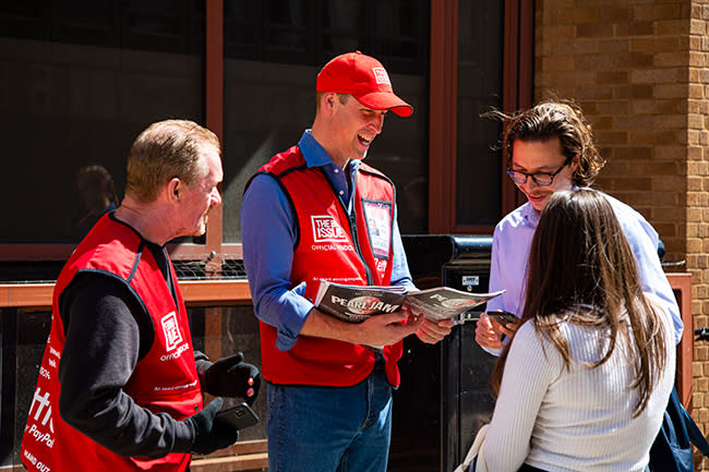 prince-william-selling-the-big-issue-laughing