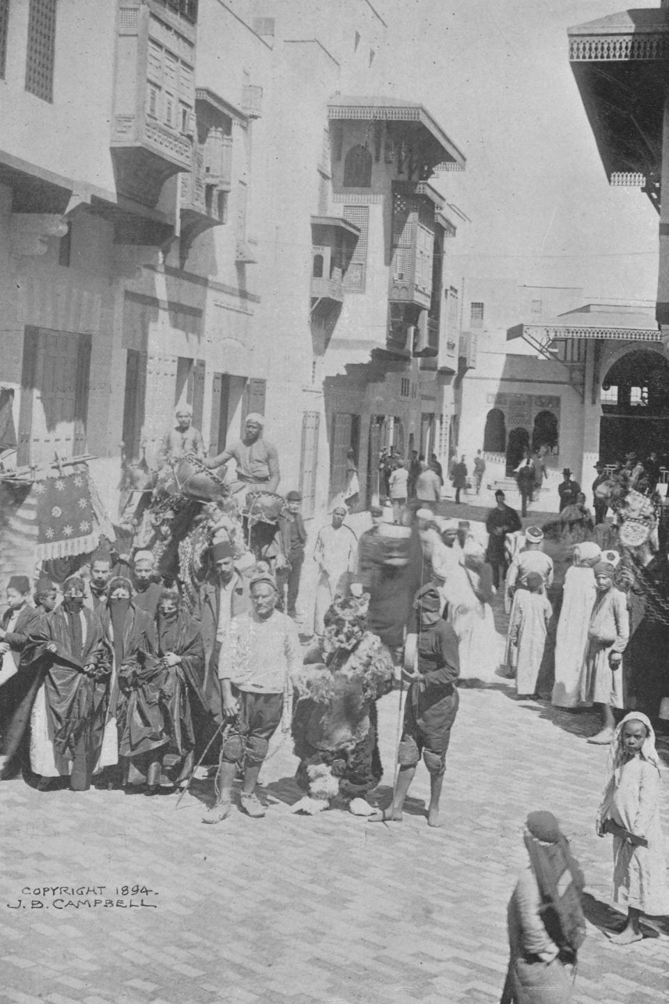 A scene from the Cairo-themed area of World’s Columbian Exposition in Chicago, 1893. <a href="https://www.gettyimages.co.uk/detail/news-photo/scene-in-the-streets-of-cairo-at-the-midway-plaisance-news-photo/158707363?adppopup=true" rel="nofollow noopener" target="_blank" data-ylk="slk:Museum of Science and Industry, Chicago/Getty Images;elm:context_link;itc:0;sec:content-canvas" class="link ">Museum of Science and Industry, Chicago/Getty Images</a>