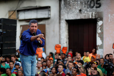 FILE PHOTO: Venezuelan presidential candidate Henri Falcon of the Avanzada Progresista party, delivers a speech to supporters during a campaign rally in Caracas, Venezuela May 14, 2018. REUTERS/Carlos Garcia Rawlins/File Photo