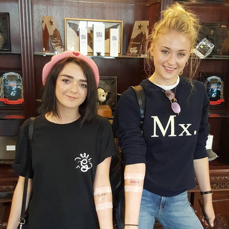 Sophie Turner & Maisie Williams