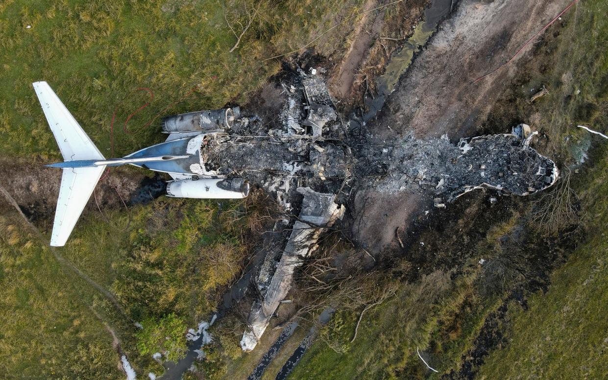 21 people, including 10-year old child, miraculously survive Texas plane crash - Godofredo A. VÃ¡squez /Houston Chronicle 