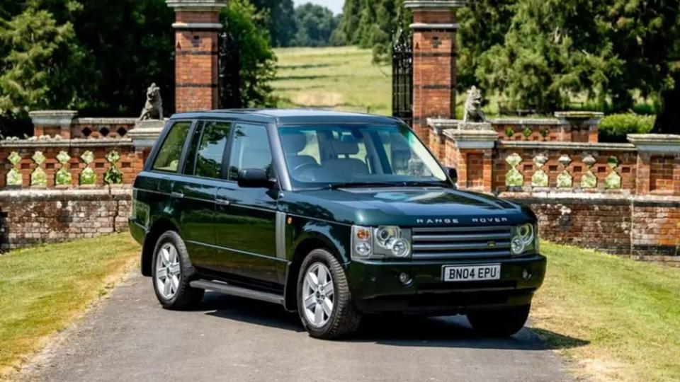 Indian Billionaire Acquires Queen Elizabeth’s Range Rover Used by the Obamas