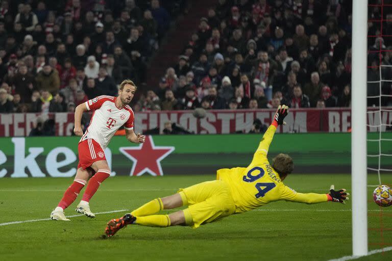 El tercer gol de Bayern: la estirada de Provedel es infructuosa y Harry Kane anotará el segundo tanto de su cosecha ante Lazio, por la Champions League