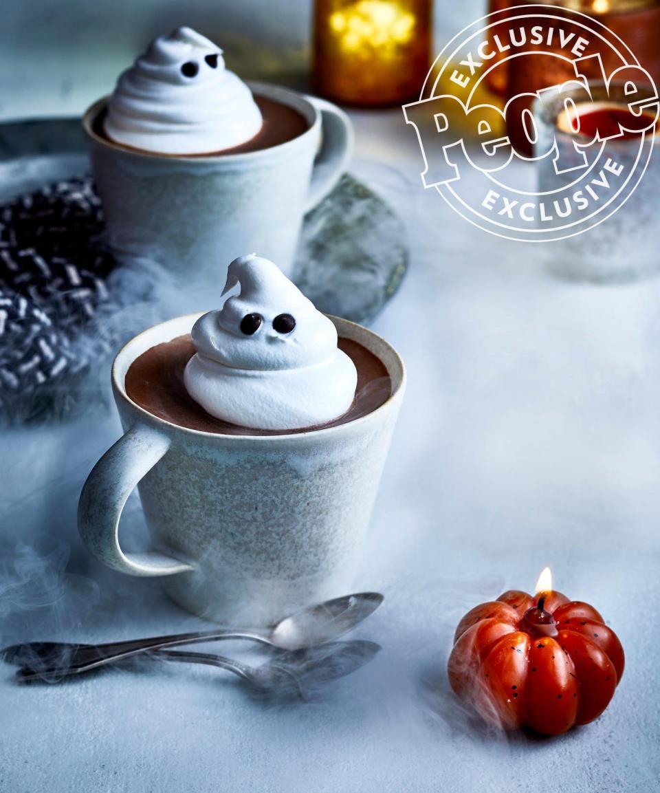 GHOST-TOPPED PEANUT BUTTER HOT CHOCOLATE