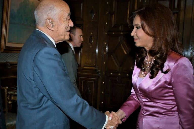 La vicepresidenta Cristina Fernández de Kirchner junto al empresario Enrique Eskenazi.