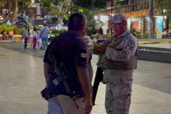 fuerzas de seguridad atienden reporte de explosión en el zócalo de acapulco