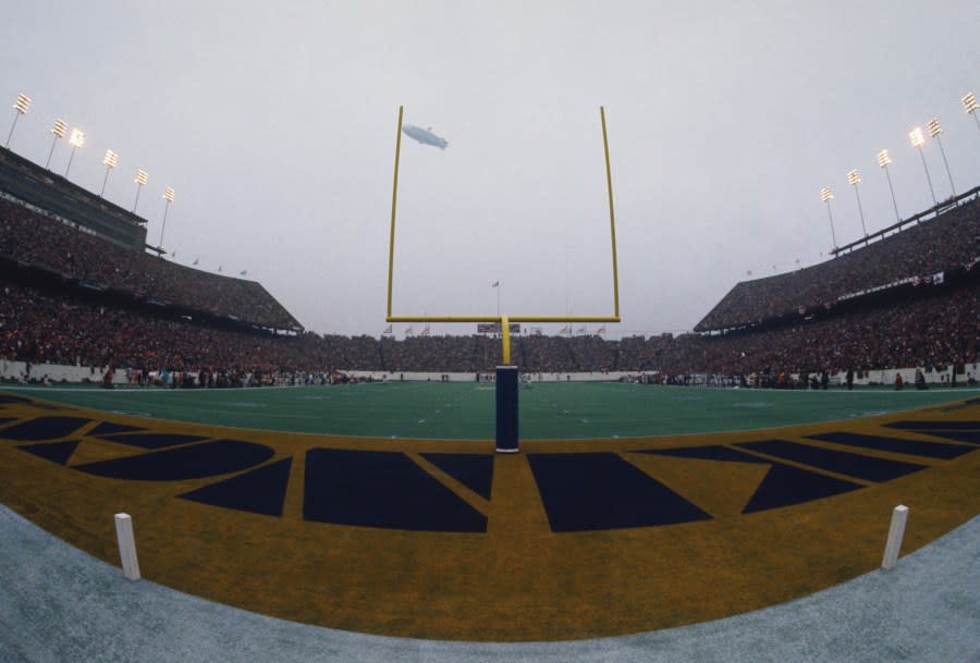 HOUSTON – JANUARY 13: A wide angle shot shows Rice Stadium during Super Bowl VIII featuring the Miami Dolphins and the Minnesota Vikings on January 13, 1974 in Houston, Texas. The Dolphins defeated the Vikings 24-7. (Photo by Focus on Sport via Getty Images)