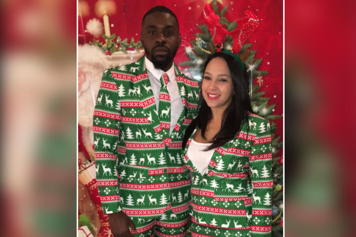 Two strangers find their match (at least for one photo op) at a holiday party. (Photo: Twitter/@RickyDaPrince1)