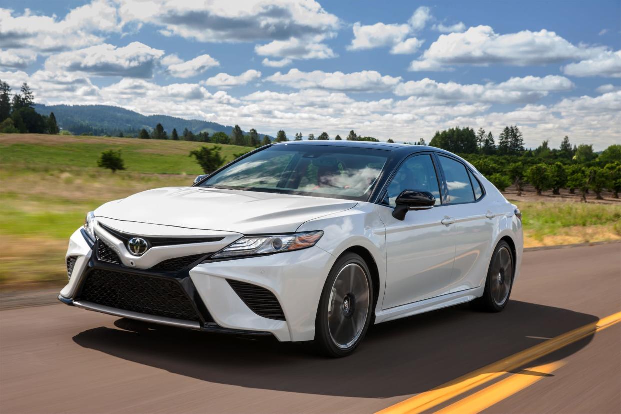 2018 Toyota Camry XSE (13)