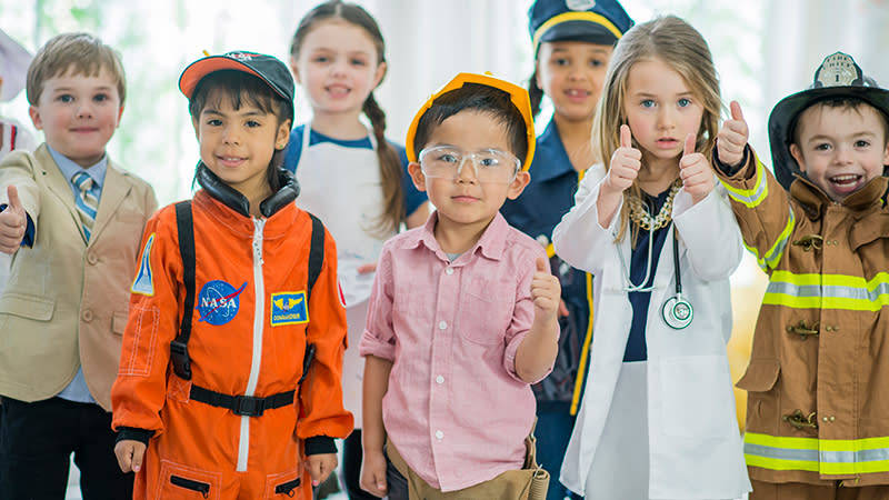 Niños de 4 años no creen que las niñas pueden ser ingeniaras. FatCamera / Getty Images.