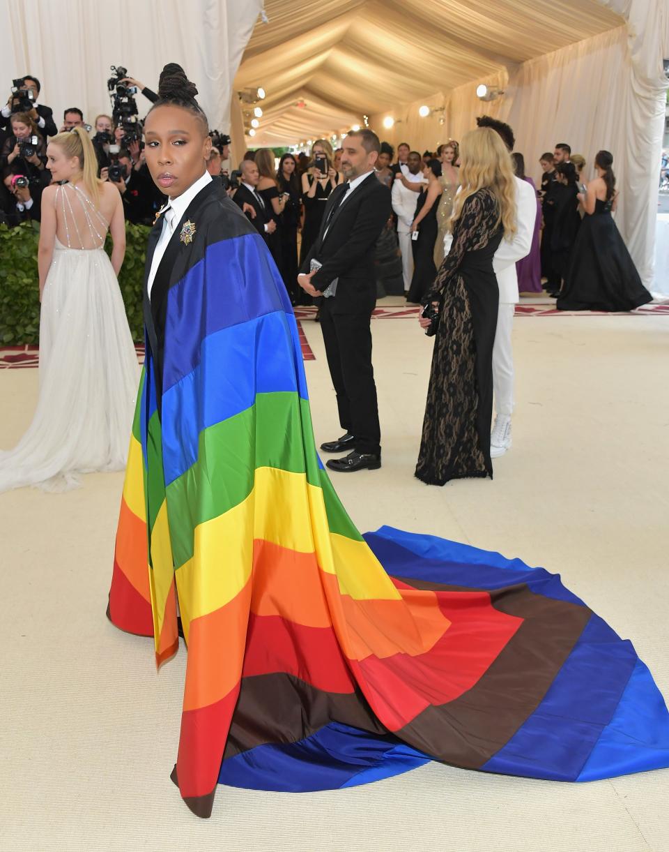Everyone is showing up and showing out at this year's Met Gala 2018, including Lena Waithe, who wore a pride cape to the annual bash. Twitter's loving it.