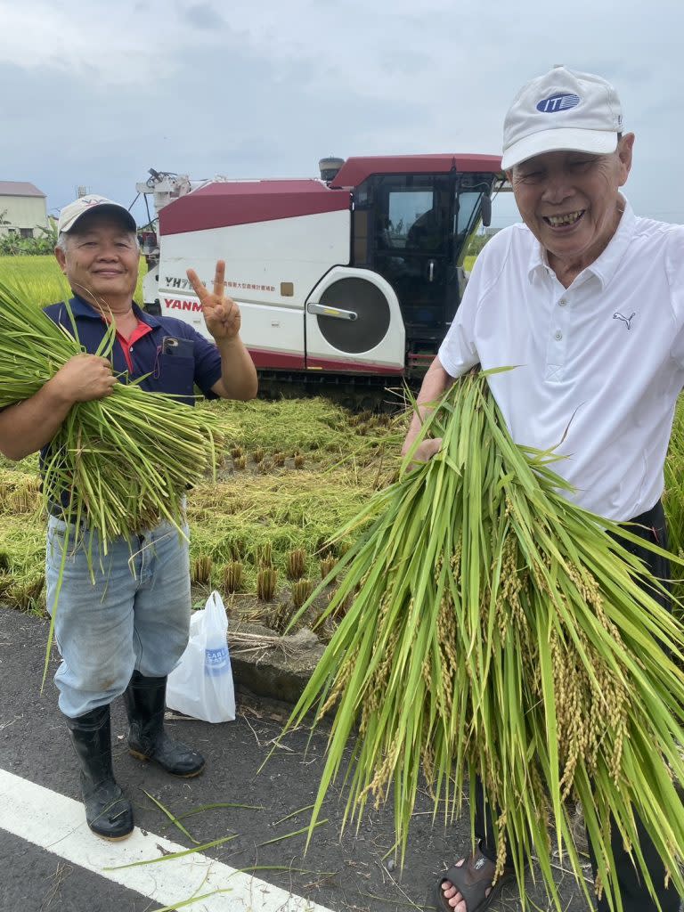 碰到乾旱還有收穫，農民感謝高雄管理處未雨綢繆精準掌握水情造福農民。（記者吳文欽攝）