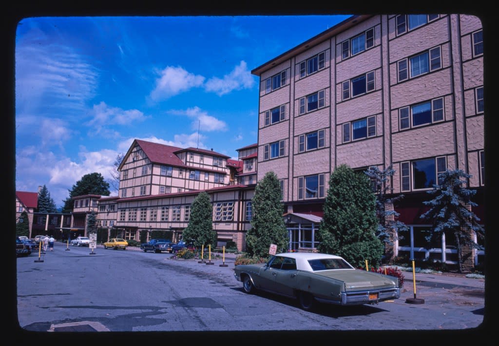 Grossinger’s Catskill Resort Hotel, one of the most famous “Borscht Belt” comedic retreats in the nation. Library of Congress