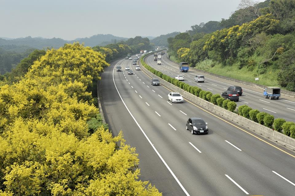 <p>交通部高速公路局公布疏運措施｜The Freeway Bureau announced the implementation of holiday traffic measures. (Courtesy of Facebook/@hi.freeway)</p>
