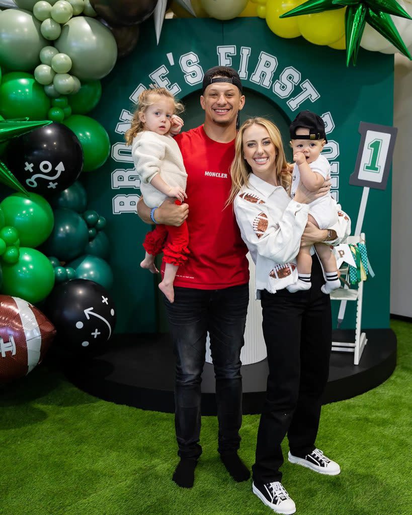 Brittany Mahomes Jokes Husband Patrick Will Get Mad If She Doesnt Say Son Bronzes Real Name