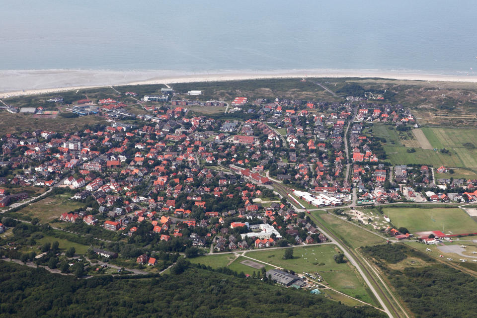 <p>So hoch lag auch der Höchstpreis auf Langeoog, allerdings muss man hier im Schnitt bis zu 8.000 Euro pro Quadratmeter zahlen. Auch diese Insel gehört zu den Ostfriesischen Inseln und ist bei Touristen äußerst beliebt. </p>