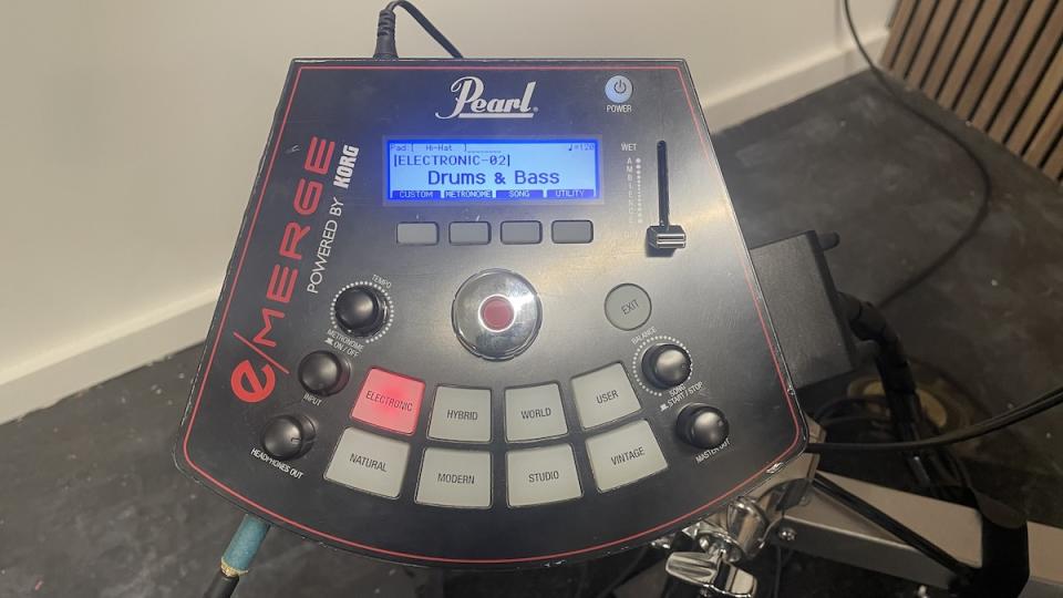 Pearl e/MERGE kit in a testing studio