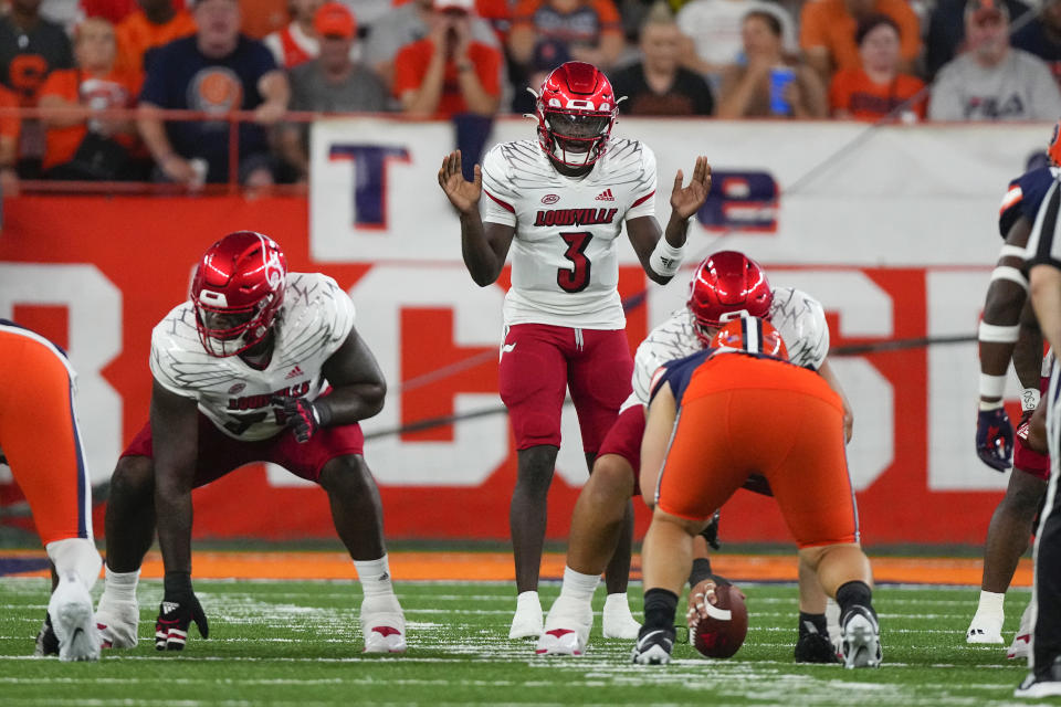 SYRACUSE, NY - SEPTEMBER 03:Louisville Cardinals Quarterback Malik Cunningham (3) calls out signals prior to the snap during the first half of the college football game between the Louisville Cardinals and the Syracuse Orange on September 3, 2022, at the JMA Wireless Dome in Syracuse, New York. (Photo by Gregory Fisher/Icon Sportswire via Getty Images)