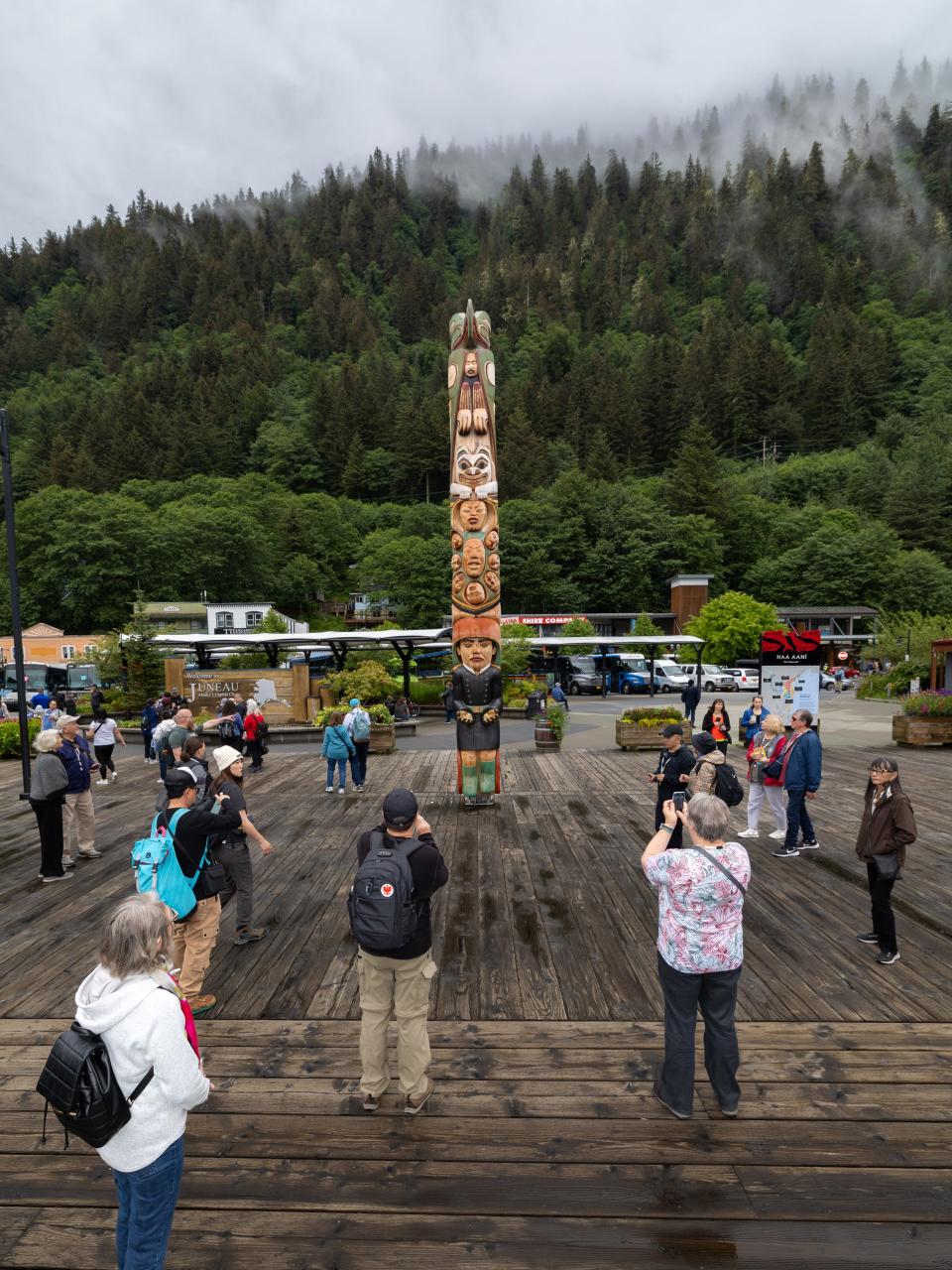 Shangukeidí Pole, created by carver Jackson Polys (Tlingit tribe) on Kootéeya Deiyí, the Totem Pole Trail, in Juneau, Alaska.