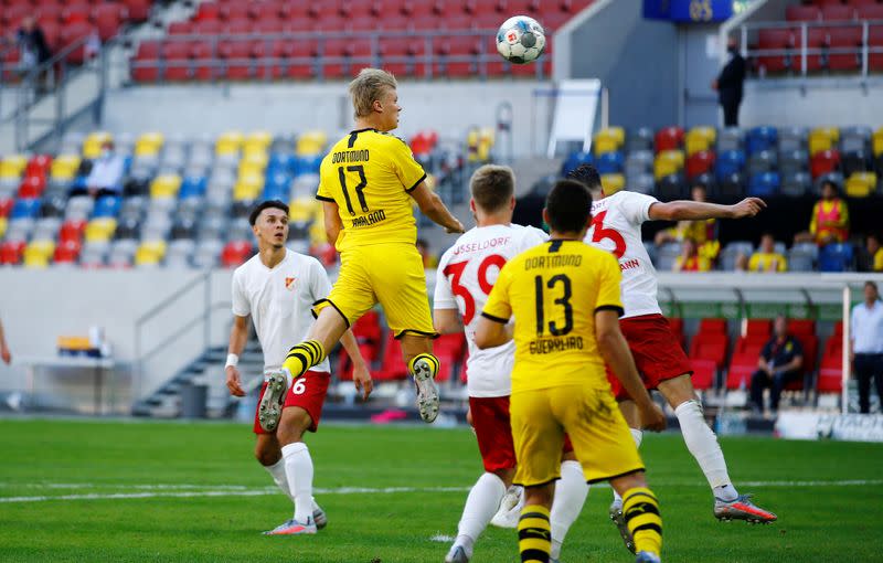 Bundesliga - Fortuna Dusseldorf v Borussia Dortmund