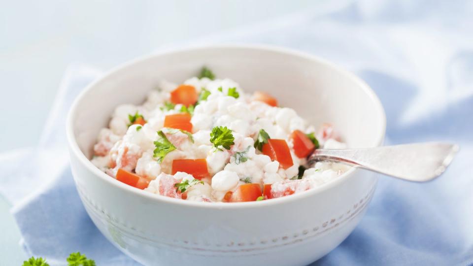Cottage cheese with tomatoes