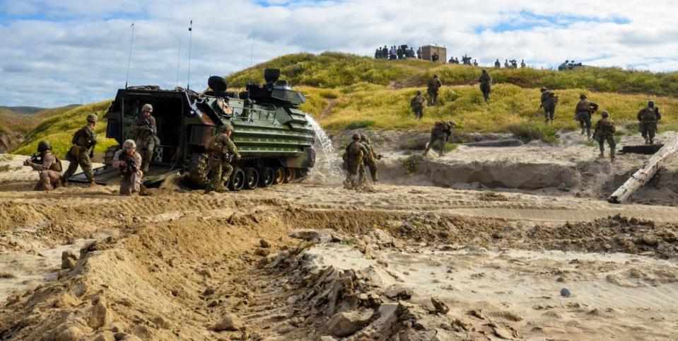 US Marines beach assault