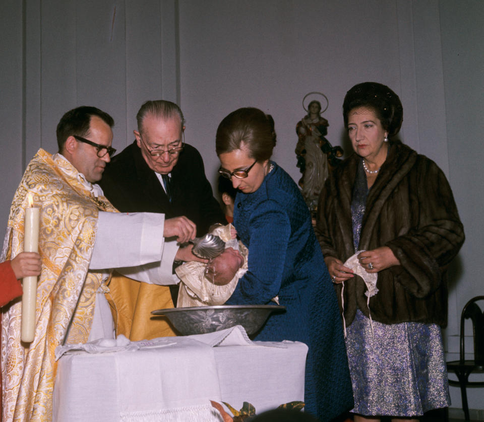 El matrimonio dio la bienvenida a su primera hija en 1968. Simoneta Gómez-Acebo fue bautizada ese mismo año con su tía Margarita como madrina. (Foto: Gianni Ferrari / Getty Images)