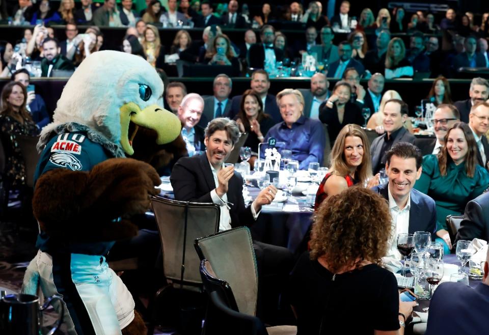 Philadelphia Eagles mascot Swoop