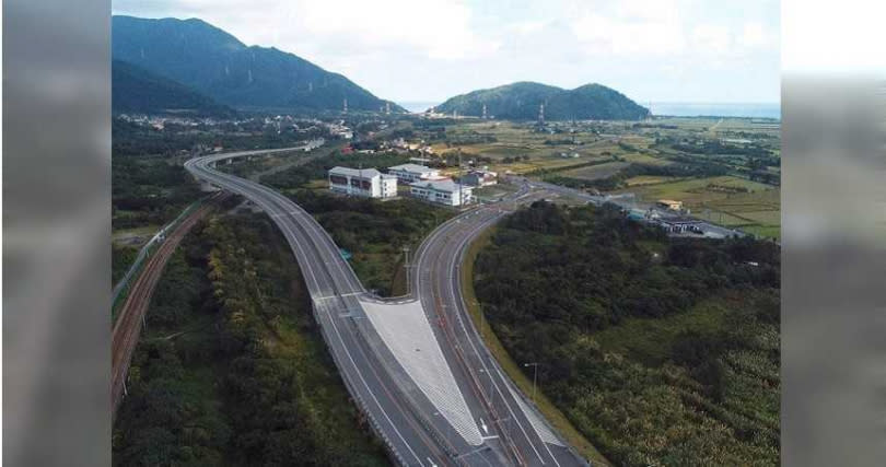 蘇花改全線通車，前往花東旅遊的自駕遊客增多，讓花東旅館業訂房率不降反升。（圖∕報系資料照）