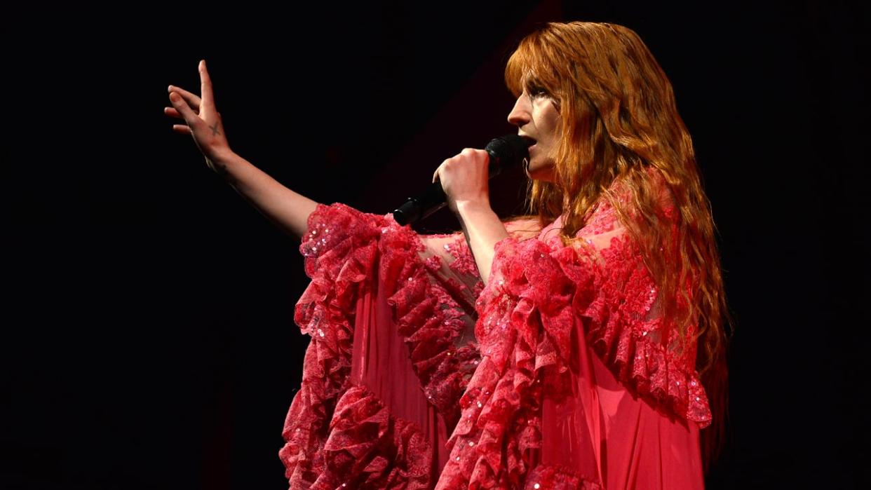 Florence Welch Postpones Tour After Breaking Foot Onstage