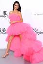 Kendall commands the carpet arriving in a tulle <a rel="nofollow noopener" href="https://www.instagram.com/p/Bx0BvU8CBwT/" target="_blank" data-ylk="slk:Giambattista Valli x H&M ball gown;elm:context_link;itc:0;sec:content-canvas" class="link ">Giambattista Valli x H&M ball gown</a> with high-low hem and tiered train at the amfAR Gala.