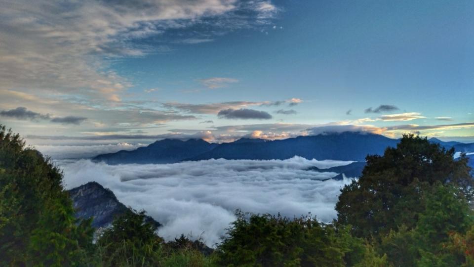 巡山員的業務範圍相當廣泛，同時山區地形陡峭且氣候多變，是一份相當辛苦的工作。(圖片來源/ 林務局)