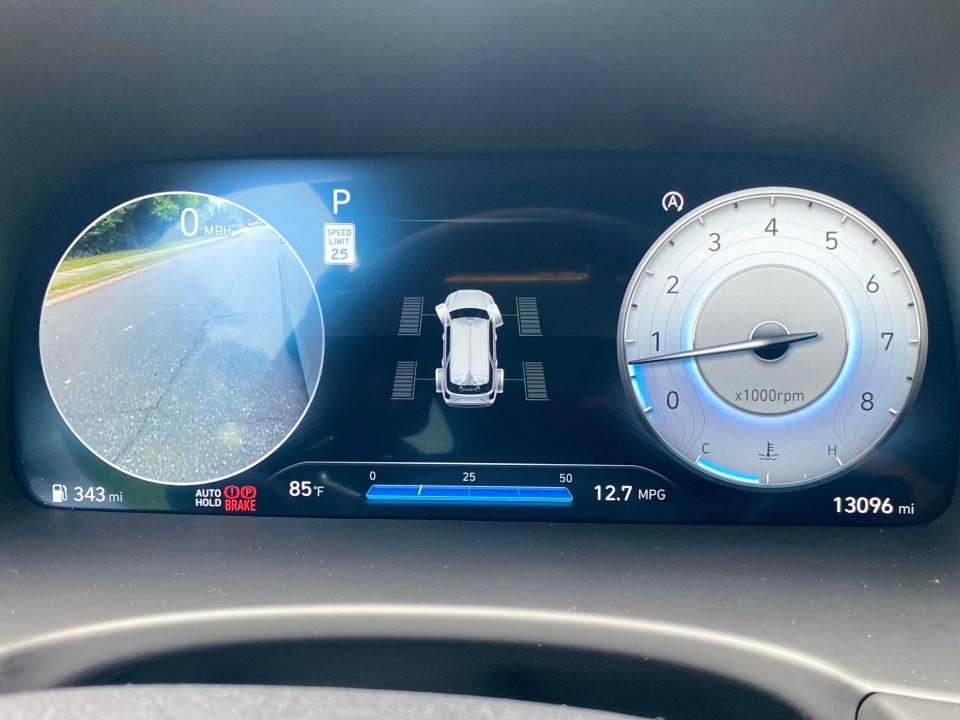 The driver's blind side monitor display on the Hyundai Palisade's digital instrument cluster.