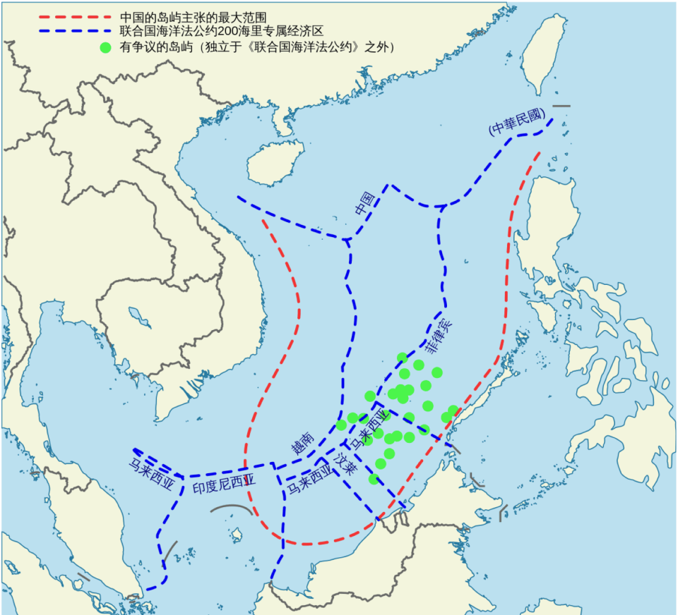 中國在南海的領土、領海主權的主張，是片面亂劃的「X段線」。圖：中國主張的九段線（紅）和各國依《海洋法公約》畫出的專屬經濟區（藍）重疊／維基百科