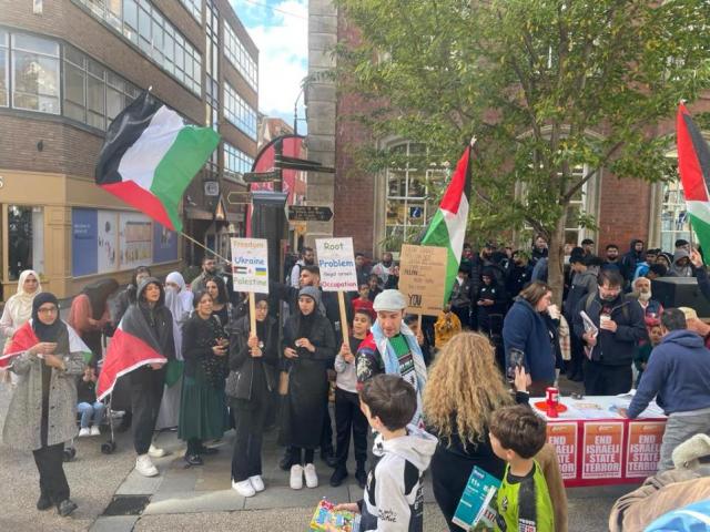 Palestinian flag raised outside Worcester City Hall - CBS Boston