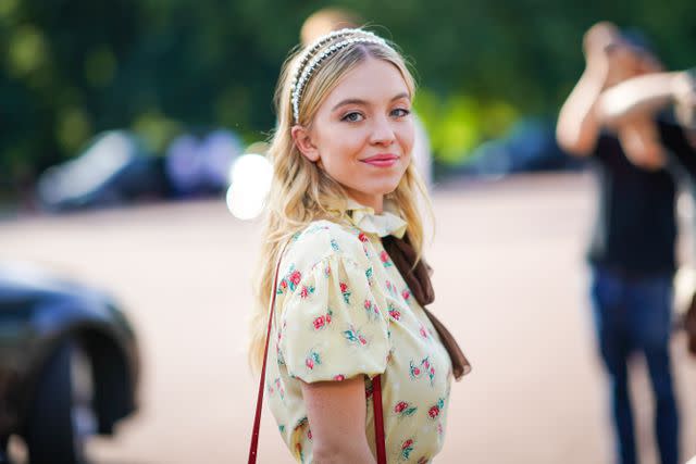 99 Ribbon Hair Braid Stock Photos, High-Res Pictures, and Images - Getty  Images