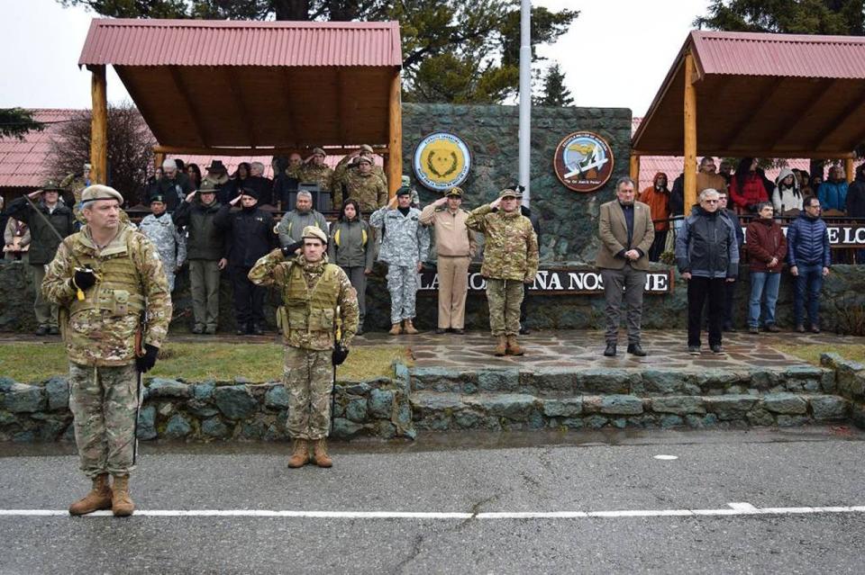 Varias comunidades mapuches reclaman como propias 800 hectáreas de la Escuela Militar de Montaña, de Bariloche