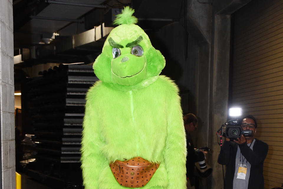 That might look like the actual Grinch, but it’s actually JaVale McGee in a Grinch costume. (Photo by Juan Ocampo/NBAE via Getty Images)