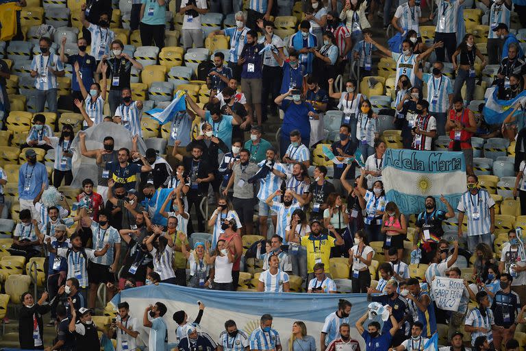 Dos mil doscientos hinchas fueron testigos de la final histórica; con los años se volverá mito y "serán" muchos más...